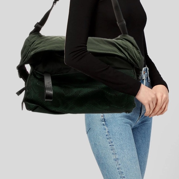 BOTTEGA VENETA
Paper Touch Messenger Bag - Picture 5 of 6